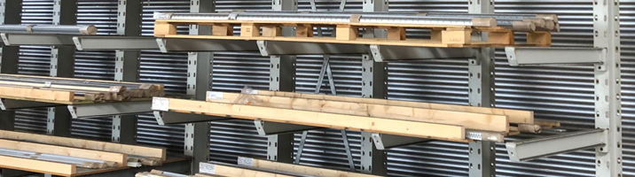 Draagarmstelling-labels-magazijn-cantilever-locatie-stickers-magazijn-ONE2ID